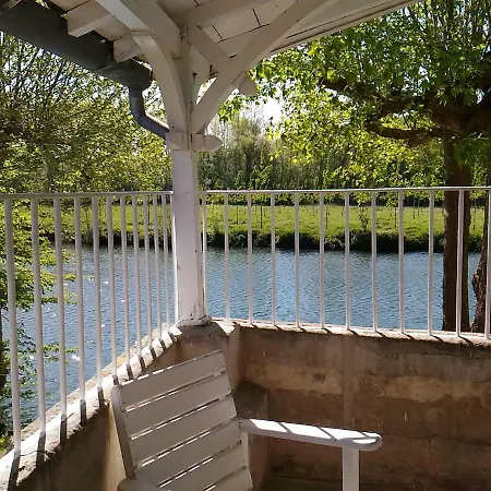 Le Gué Renard-un Balcon Sur La Charente